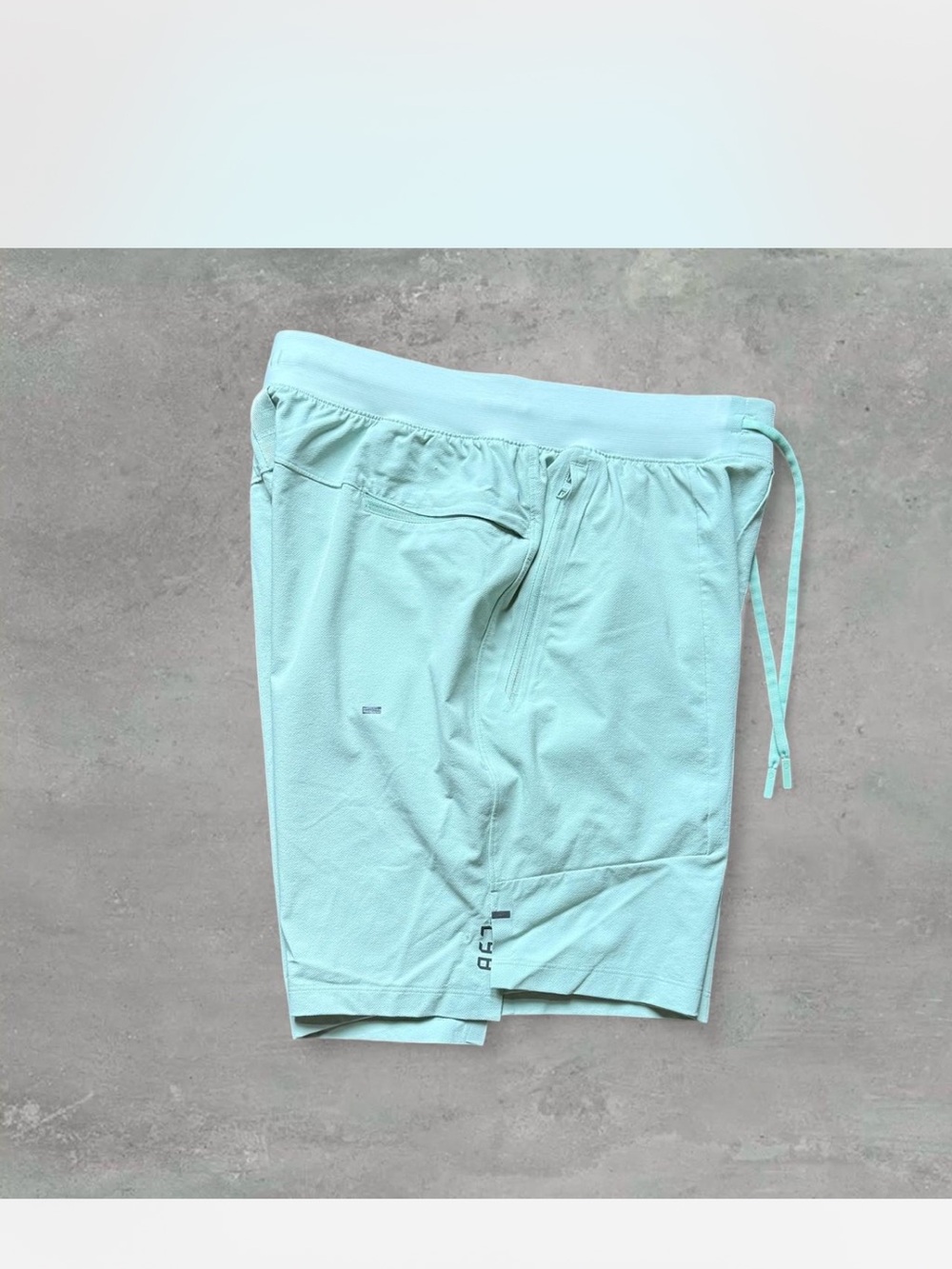 Lululemon Men's Light Green Shorts Size Small - Picture 5 of 7